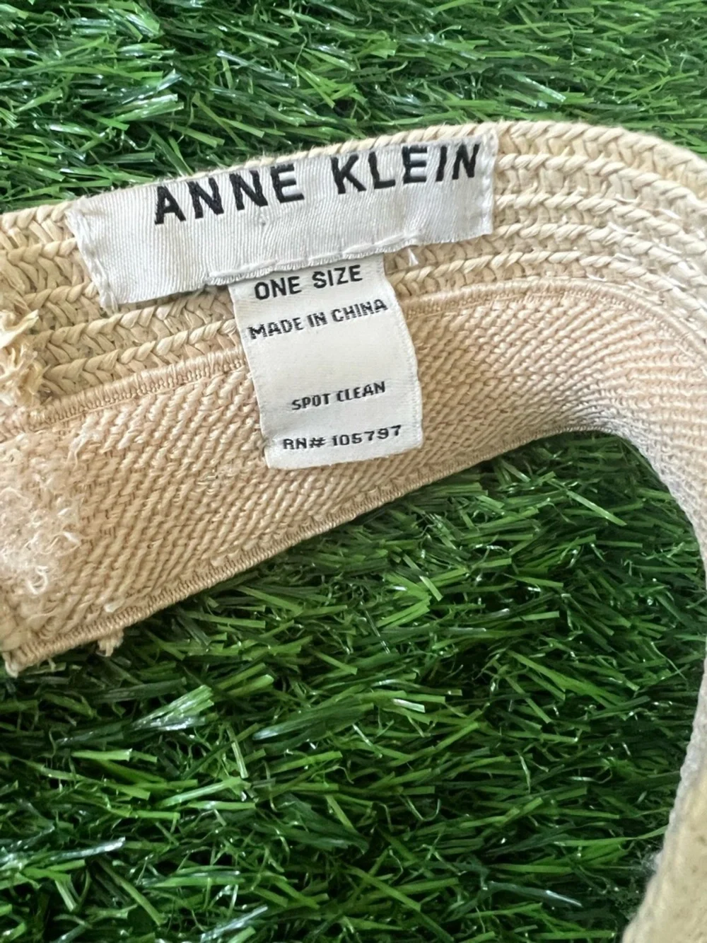 Anne Klein Natural Straw Visor with White Label - Picture 3 of 4